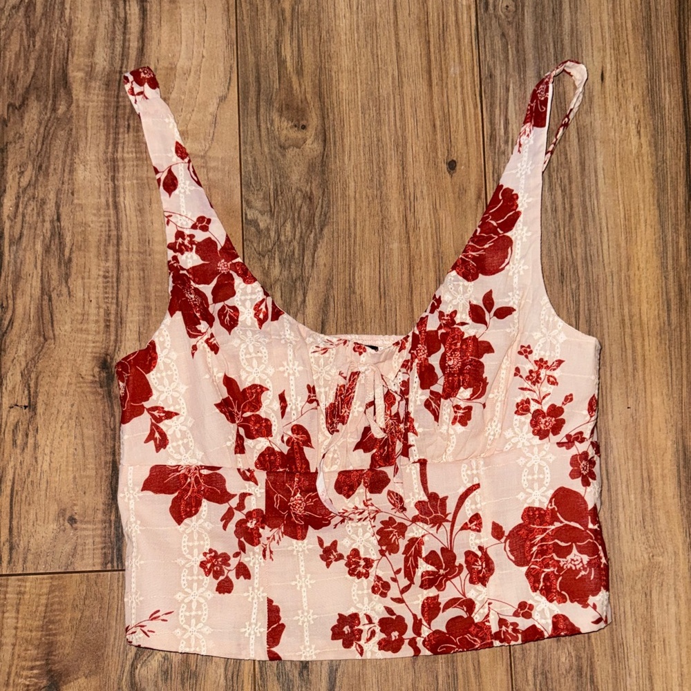 Red Floral Crop Tank Top - Women - Picture 1 of 4